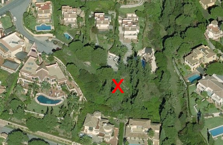 Bargain / Investment - Plot for sale at Calahonda close to Marbella